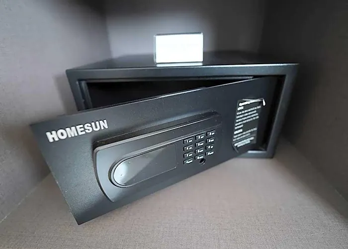 Hotel Roomquest Sukhumvit36 Bts Thonglor 3*