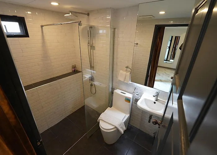 Roomquest Sukhumvit36 Bts Thonglor فندق