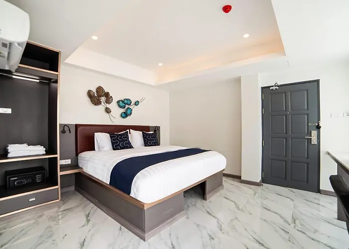 Hotel Roomquest Sukhumvit36 Bts Thonglor 3*